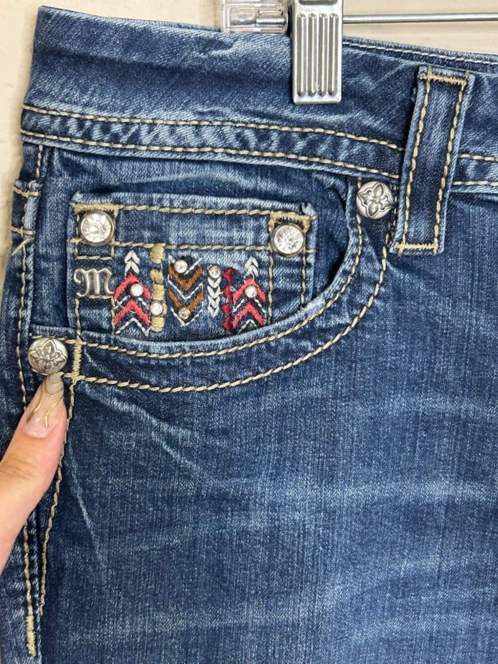Miss Me Jeans Womens 32 Easy Boot Flap Pocket Aztec Embroidered Mid Rise y2K - Picture 5 of 9